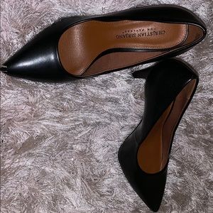 Hi everyone!! I’m selling Christian Siriano Heels!
